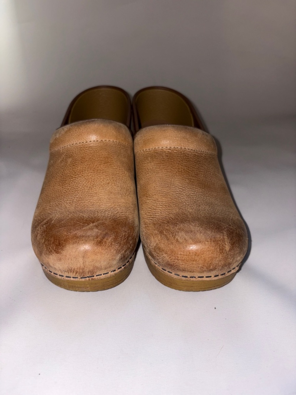 Dansko Professional Honey Distressed Heritage Clog Slip-Ons size 39 - Picture 4 of 8